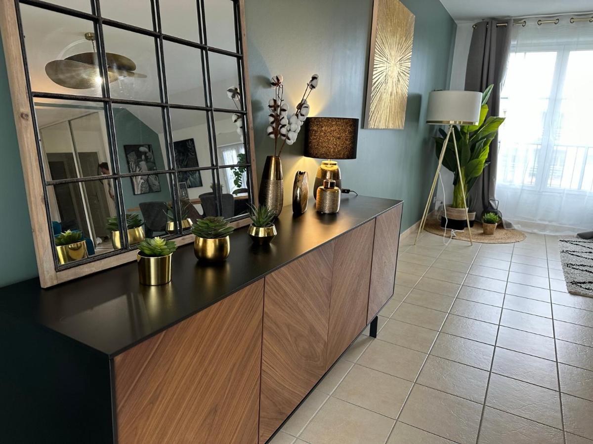 Appartement L'Escale Du Trianon à Le Plessis-Robinson Extérieur photo